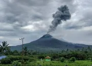 Waspada, Peningkatan Aktivitas Gunung Lewotobi Berpotensi Picu Letusan