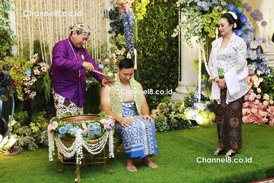 Doa Orang Tua Mengalir Dalam Pengajian Dan Siraman Darma Mangkuluhur Hutomo