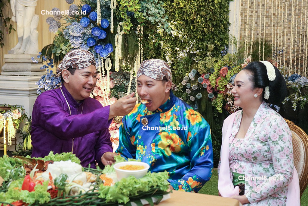 Jelang Pernikahan : Darma Mangkuluhur Hutomo Gelar Tradisi Pengajian Dan Siraman