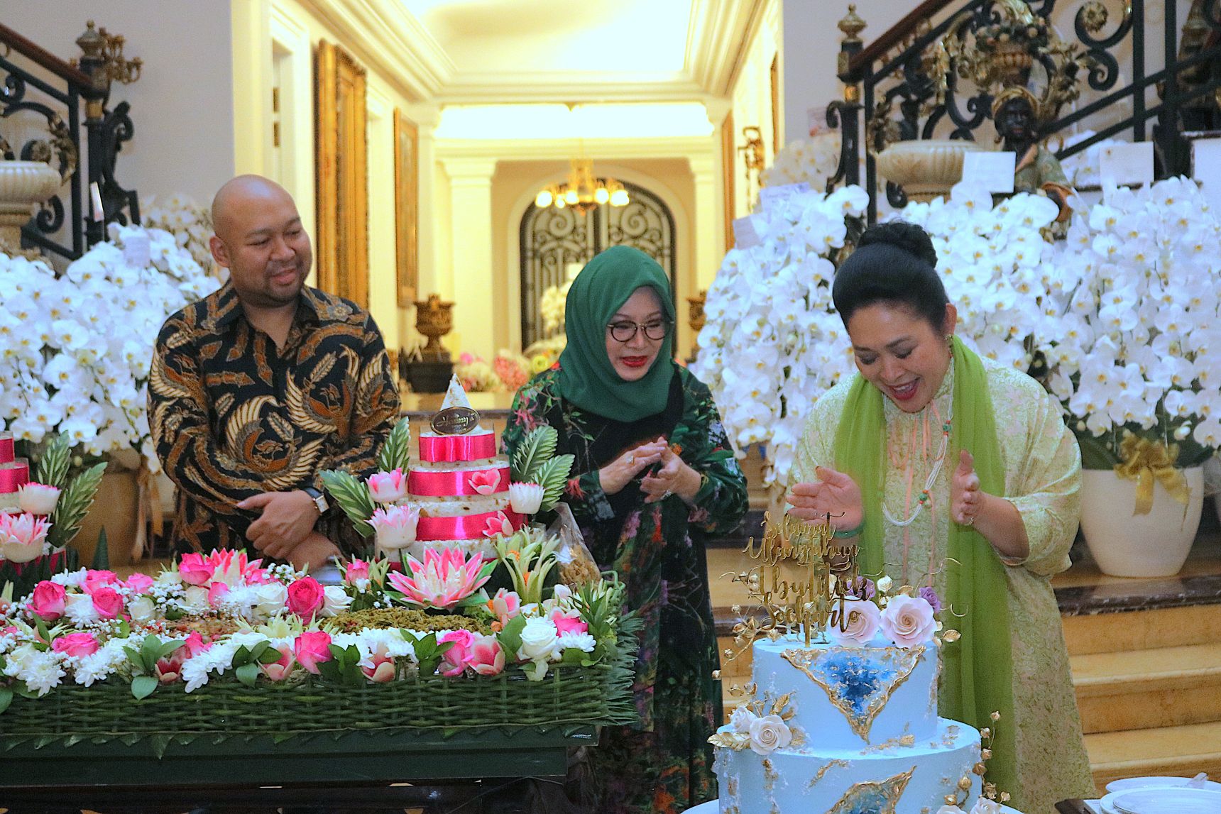 Momen Haru Ultah ke-67 Titiek Soeharto, Tutut dan Didit Prabowo Dampingi Syukuran Sederhana Serta Doa Di Kediaman Menteng Jakarta