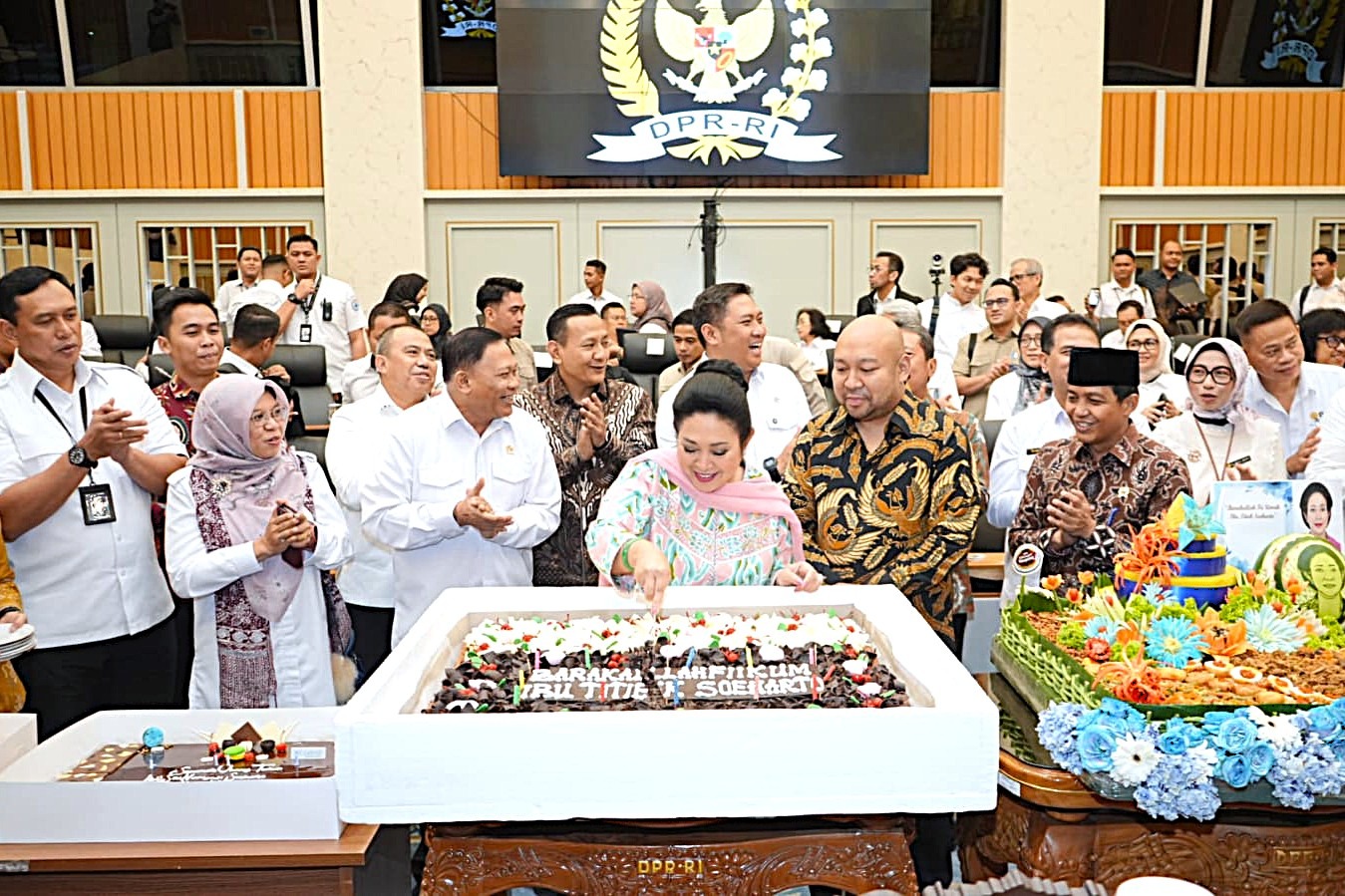 Kehangatan Ulang Tahun ke-67 Titiek Soeharto di Parlemen: Sentuhan Keluarga di Tengah Rapat DPR