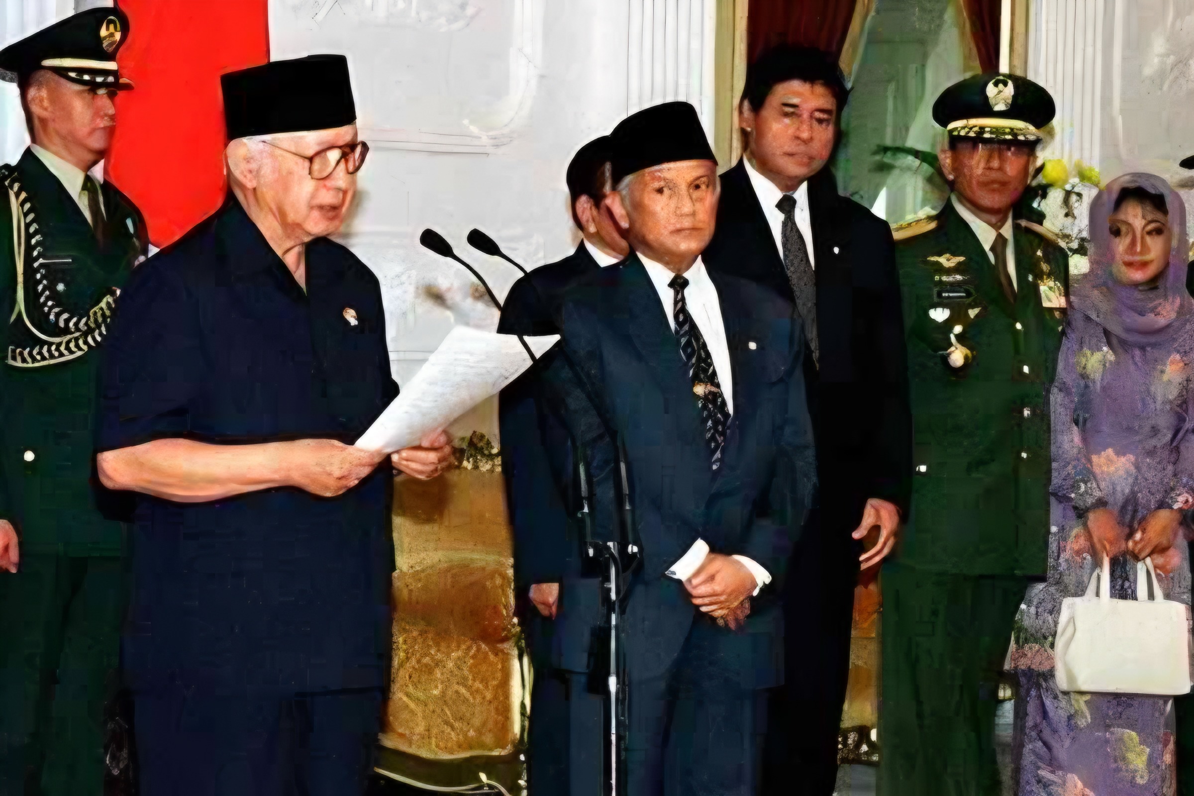 Mengapa Presiden Soeharto Berhenti?