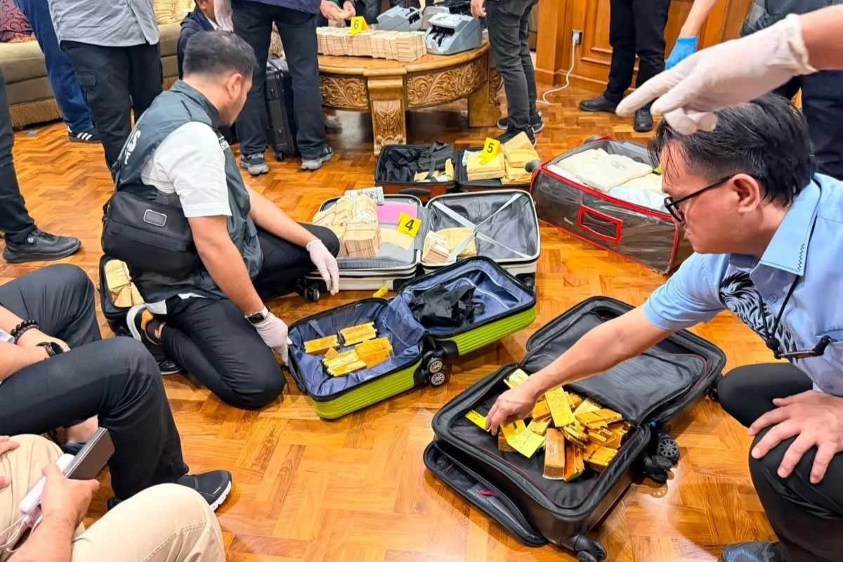 Penggeledahan 13 Lokasi Kaitkan Nama Jampidsus Febrie Adriansyah, Polisi Sita Rp476 Miliar dan 74 Kg Emas