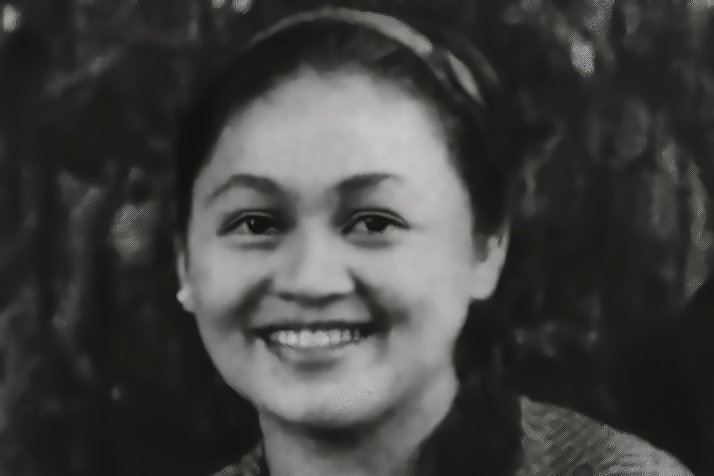 Siti Hartinah : Perempuan yang Menjaga Indonesia dengan Kelembutan (Tulisan Pertama)