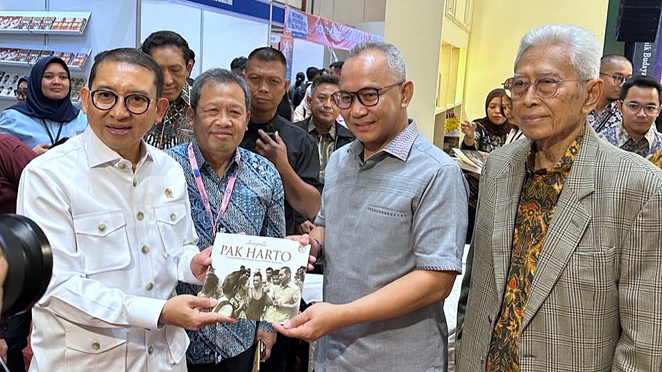Fadli Zon Terima Incognito Pak Harto, 83 Buku Soeharto Dipamerkan di IIBF 2026